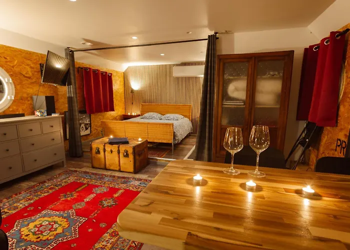 Magnifique Peniche Cosy Et Spacieuse A