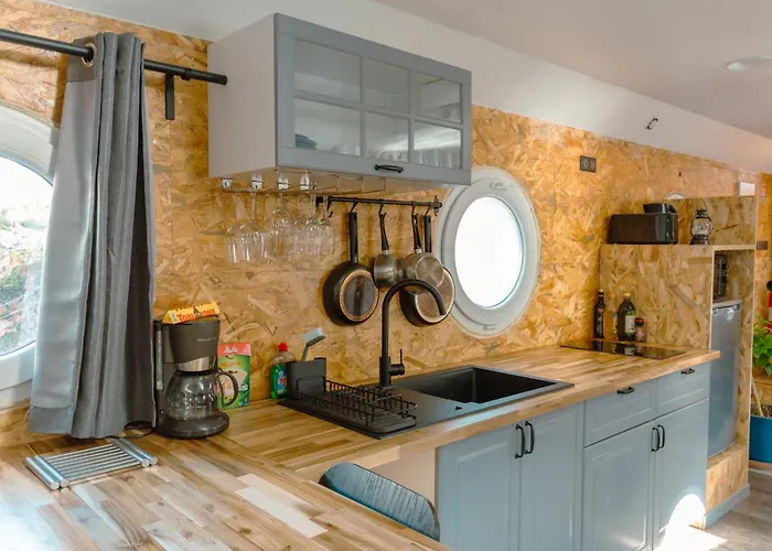 Magnifique Peniche Cosy Et Spacieuse A *