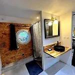 Magnifique Peniche Cosy Et Spacieuse A *