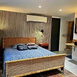 Magnifique Peniche Cosy Et Spacieuse A