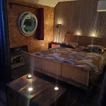 Magnifique Peniche Cosy Et Spacieuse A *